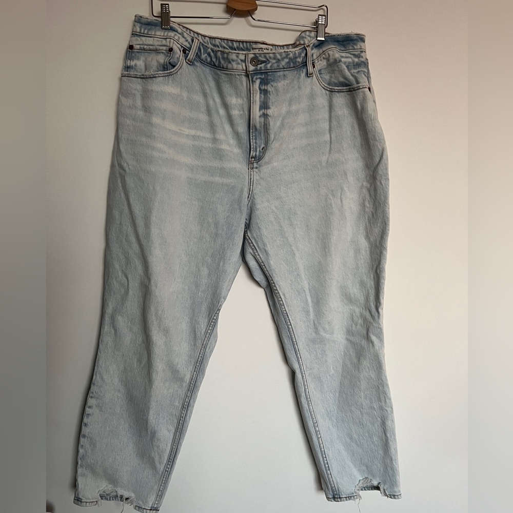 Abercrombie & Fitch Curve Love “The Mom High Rise” women’s jeans size 20L